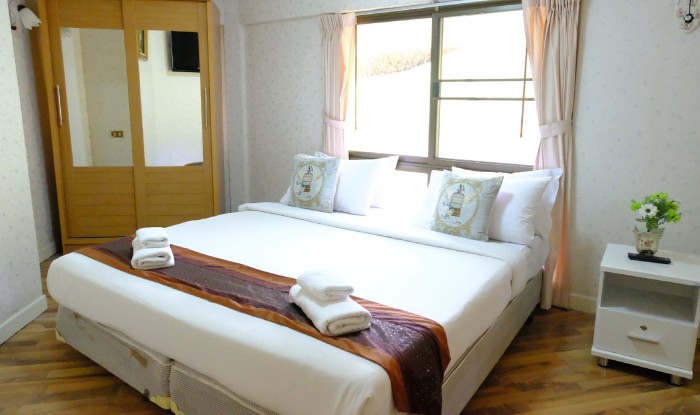Honey-Home-700x415-02
